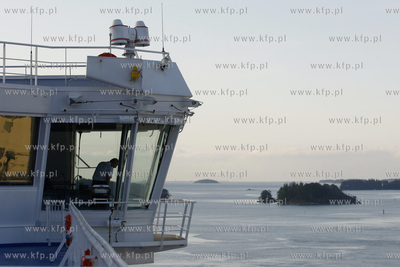 Prom armatora Finnlines kursjacy na trasie Travemunde...