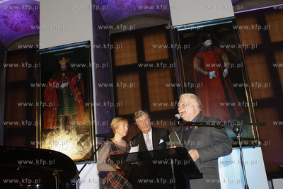 Gdansk. Ratusz Glownomiejski. Lech Walesa otrzymal...