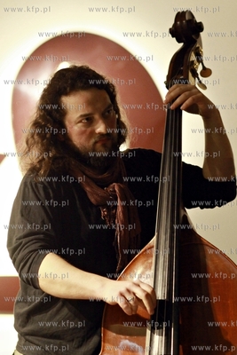 Gdansk. Galeria Guntera Grassa. Koncert Olo Walicki...