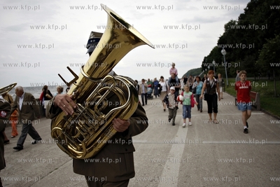 Gdynia. Swieto Marynarki Wojennej. Parada orkiestr...