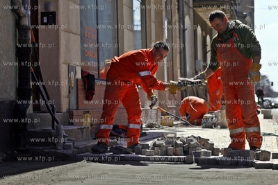 Sopot. Rewitalizacja Al.Niepodleglosci. Wymiana nawierzchni...