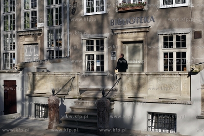 Gdansk. Sw. Ducha.  Otwarcie Biblioteki pod Zolwiem...
