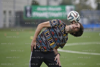 Gdansk Zaspa. Pilkarski turniej dzikich druzyn Do przerwy...