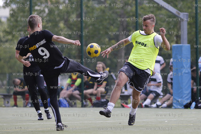 Gdansk Zaspa. Pilkarski turniej dzikich druzyn Do przerwy...