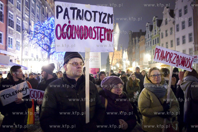 Gdańsk. Długi Targ. Protest studentów i studentko...
