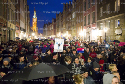 Międzynarodowy Strajk Kobiet. Przemarsz ulicami Gdańska....