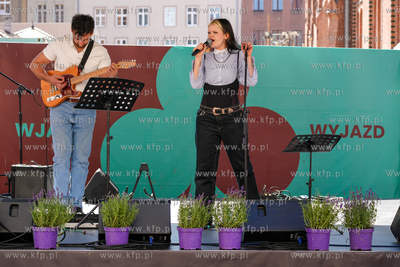 Gdańsk. Święto ulicy Lawendowej. Występ microdawki....