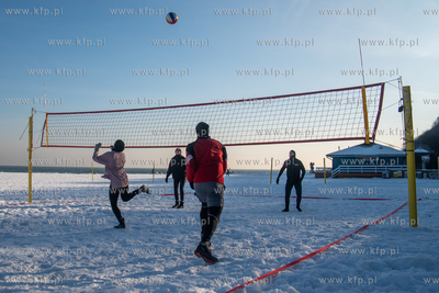 Zimowa Gdynia. Siatkówka plażowa nie tylko latem....