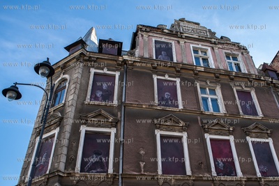 Gdańsk, Dolne Miasto, ul. Wróbla. Nz. „Serce miasta”...