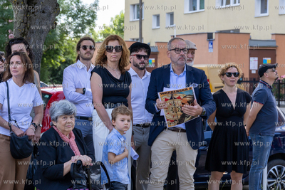 Gdańsk, ul. Warneńska 4. Mural upamiętniający Rafała...