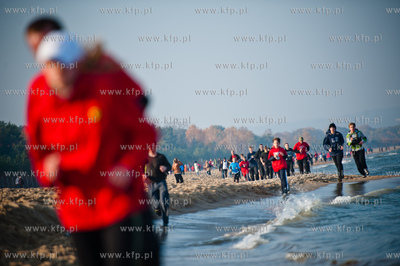 Gdansk. Plaza w Brzeznie. Gdansk Biega 2011.
Na start...