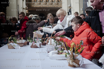 Gdansk.Swieta Wielkanocne w kosciele Sw. Mikolaja....