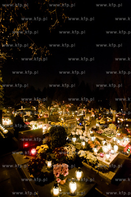 Gdansk. Cmentarz Lostowicki. Swieto Zmarlych. 01.11.2013...