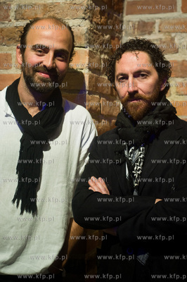 Gdansk. Centrum Sw. Jana. Swiatowa premiera performensu...