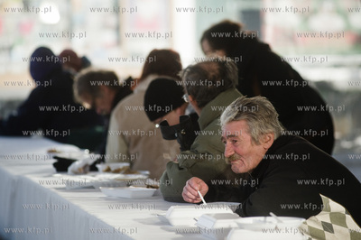 Gdansk. Targ Weglowy. XVIII Wigilia dla ubogich, samotnych...