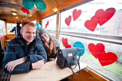 Gdansk. Walentynkowy tramwaj Konstal N z 1952 roku.
14.02.2014
fot....