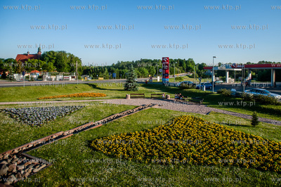 Zukowo. Skwer przy Rondzie Siostr Norbetanek. 
26.05.2014
fot....