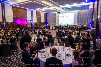 Sopot. Centrum konferencyjne hotelu Sheraton. Studniowka...