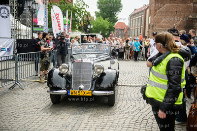 Gdansk. Targ Weglowy. XV Zlot Zabytkowych Mercedesow.
28.05.2016...