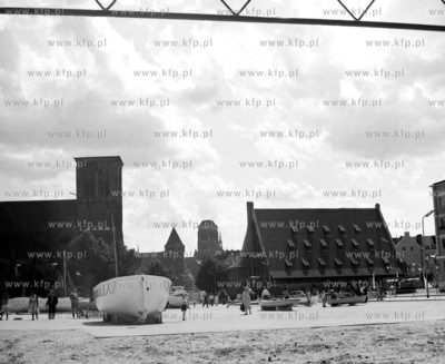 Plac na ul. Rajskiej w Gdansku z pozostalosciami po...