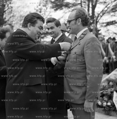 Odsloniecie pomnika ku czci lesnikow poleglych w walkach...