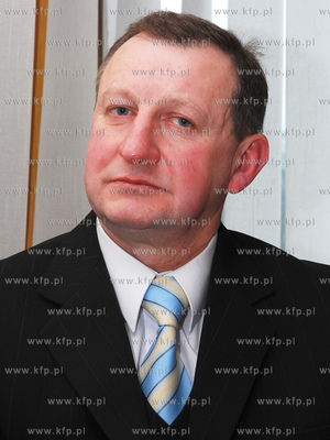 Sesja budzetowa Rady Miasta Rumi. Nz. Stanislaw Ptach...