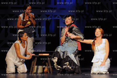 Teatr Muzyczny w Gdyni. III proba generalna spektaklu...