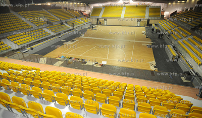 Trwaja prace wykonczeniowe Hali Sportowo - Widowiskowej...