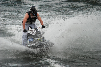 Mistrzostwa Polski Skuterow Wodnych przy molo w Brzeznie...