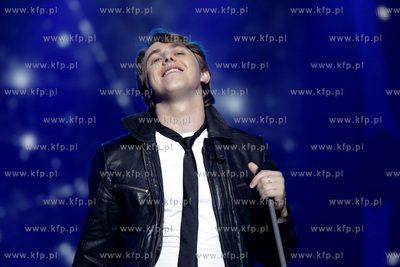 Sopot Hit Festiwal 2009. Nz. wokalista zespolu PIN,...