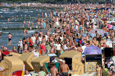 Tlumy na kolobrzeskiej plazy.
08.08.2009
fot. Przemyslaw...