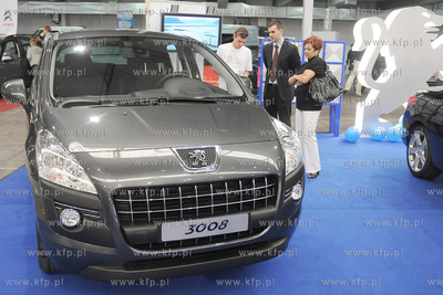 Trojmiejskie Targi Motoryzacyjne w hali wystawienniczej...