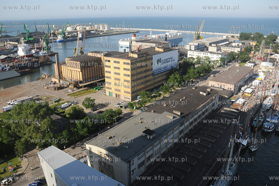 Nawet na 500 mln zl szacuje sie wartosc spolki Dalmor,...