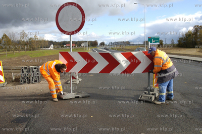 Slupsk
Obwodnica Slupska czynna. Dokladnie w poludnie...