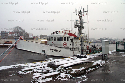 Port morski w Ustce pokryty pierwszym sniegiem.27.11.2010Fot....