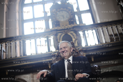 Uroczysta sesja Rady Miasta Gdanska. Wreczenie medali...