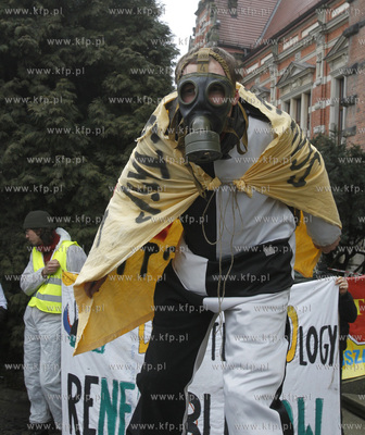 Przed szczecinskim Urzedem Wojewodzkim odbyla się...