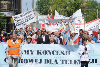 Po mszy w intencji ojczyzny z kosciola OO Redemptorystow...