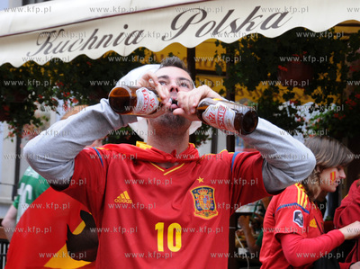 Gdansk. Kibice z Hiszpanii i Irlandii opanowali gdanska...
