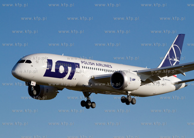 Boeing 787 Dreamliner laduje na Rebiechowie. Najnowszy...