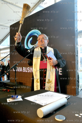 Uroczyste poswiecenie i wmurowanie kamienia wegielnego...