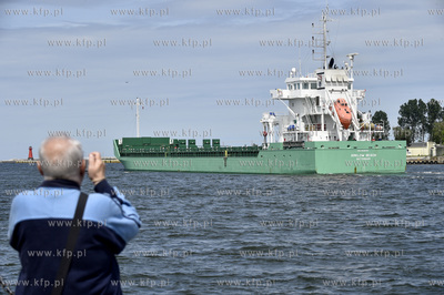 Gdańsk. Nowy Port.  Martwa Wisła. Kanał portowy...