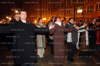 Maturzysci I LO w Gdansku zaczeli swoja studniowke...