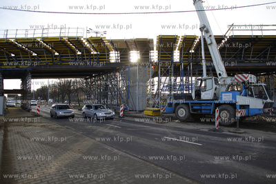 Budowa wiaduktu Pomorskiej Kolei Metropolitalnej na...
