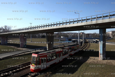 Tramwaj na Węźle Kliniczna w Gdańsku.
17.02.2015
fot....