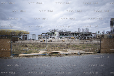 Gdańsk Letnica. Wyburzanie budynków firm Lignus,...