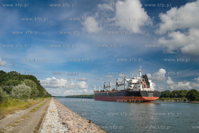 Świnojście. Statek na Kanale Piastowskim. 24.08.2021...
