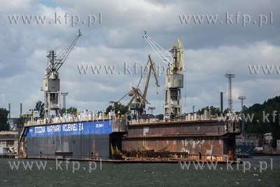 Port Gdynia. Stocznia Marynarki Wojennej SA. 04.07.2019...