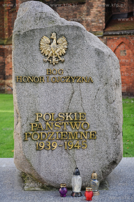 Slupsk. Pomnik upamietniajacy POlskie Panstwo Podziemne.
06.09.2011
fot....