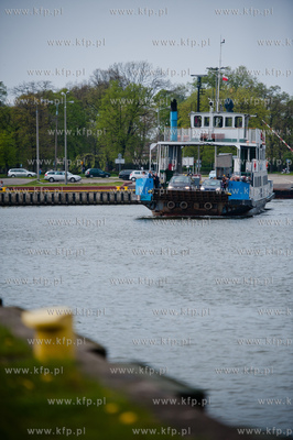 Gdansk. Przeprawa promowa laczaca Nowy Port i Wisloujscie.
05.05.2012
fot....
